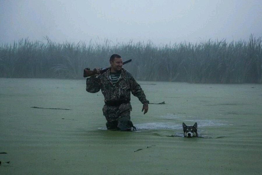 Приспособления для хождения по болоту. Приспособления для хождения по болоту. Он идет он идет по болотам. Охотник идёт по болотам логопедическое упражнение. Болото для детей.