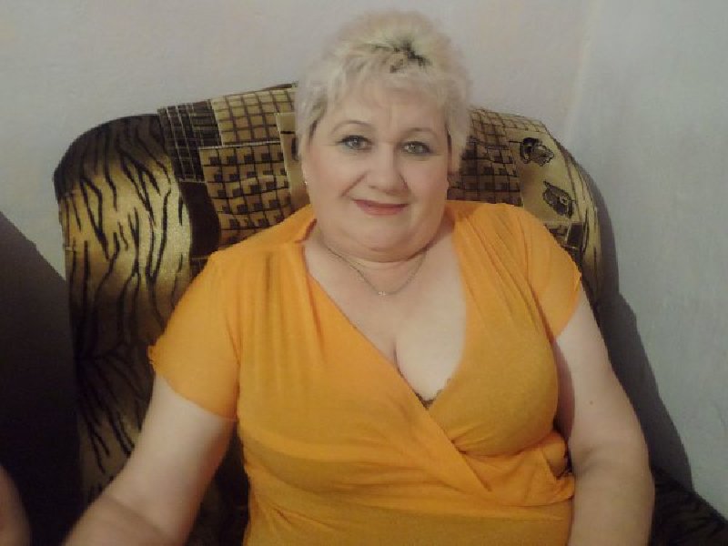 Женщина 67 лет. Красивые женщины в 60. Пожилые женщины с большой. Женщина 45. Женщина 60 лет фото из жизни.