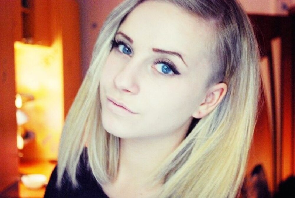 Одна и та же девочка. Одна и та же девочка. Одна и таже девушка. Красивая девушка одна и таже. Одна и та же девочка.