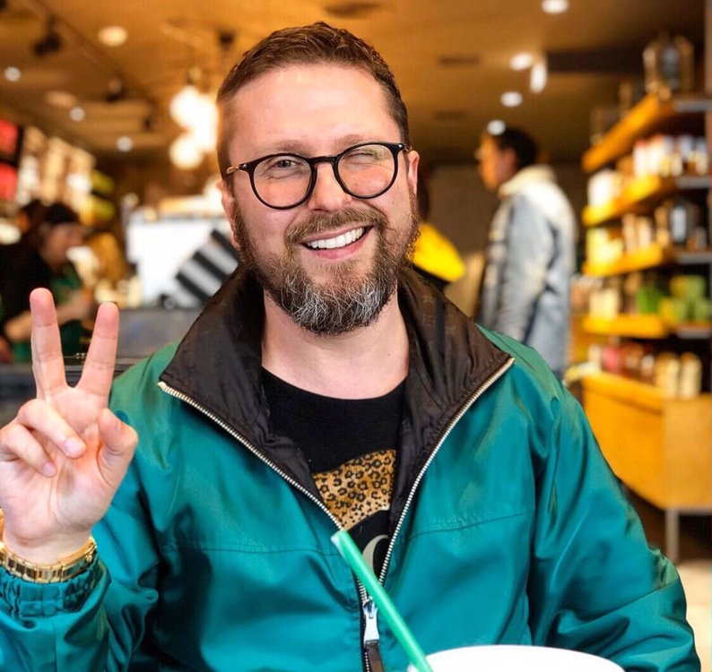 Шарий литва. Шарий в испании. 03 2025. Шарий 18. Блоггер шарий.