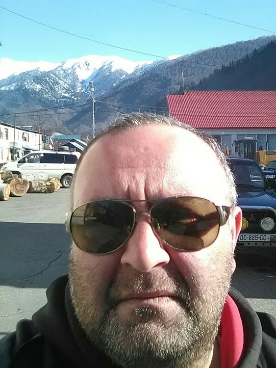 Давити. Тбилиси пантеон на горе мтацминда. Церковью святого давида на горе мтацминда. Давити. Монастырь святого давида гора мтацминда.
